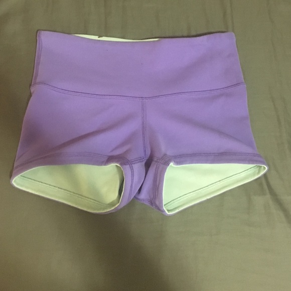 Lululemon reversible shorts - Picture 1 of 3
