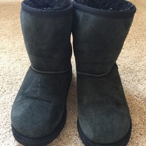 UGG Little Girl Size 13