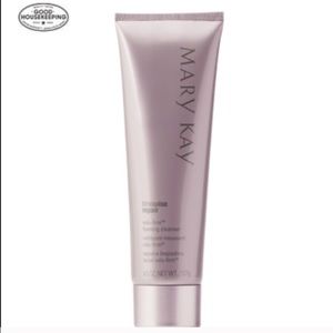 Mary Kay Volu-firm foaming cleanser (2 for 34$)