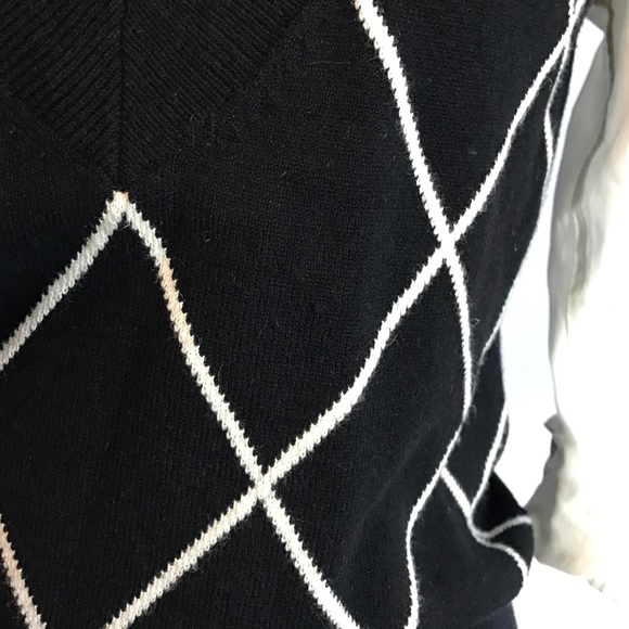 Express Sweaters - Express black and white argyle v neck sweater M Express Sweaters - Express black and white argyle v neck sweater M