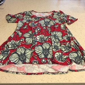 Lularoe Perfect Tee, size Medium