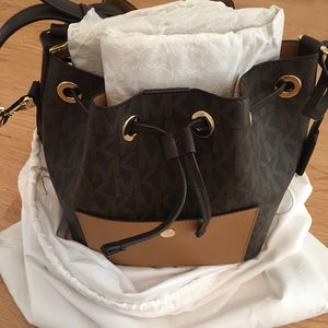 Michael kors Greenwich bucket bag