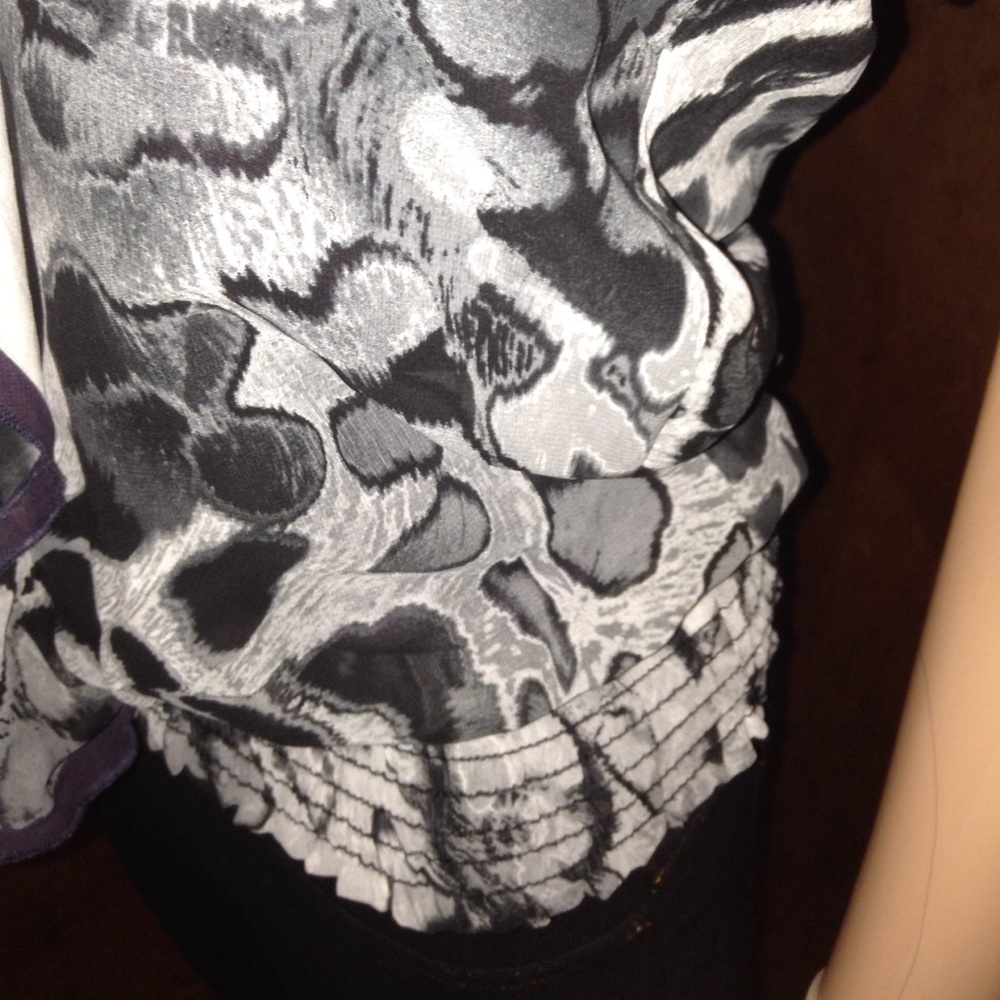 Grass Collection Ruffled Front Halter Top - Picture 7 of 8