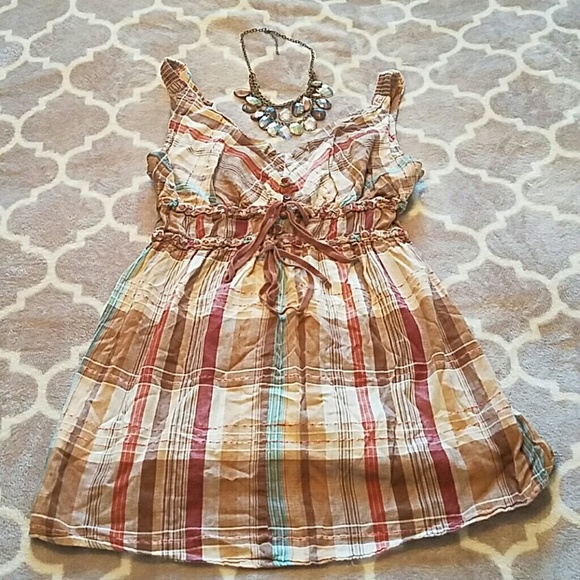 Maurices size M top and necklace bundle