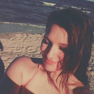 Meet your Posher, Monique