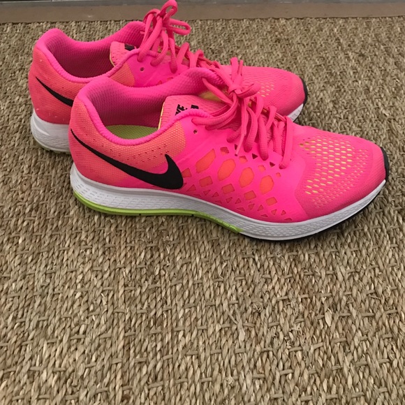 NIKE Pegasus 31 Hot Pink || 8.5 || barely worn