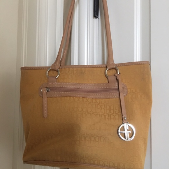 A great sized tote purse!