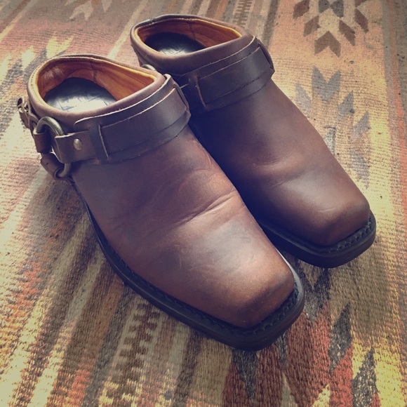 Fryer Belted Harness Mule
