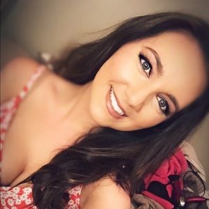 Meet your Posher, Caitlin