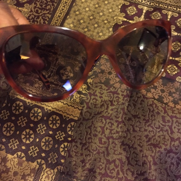 Prada sunglasses no case - Picture 3 of 5