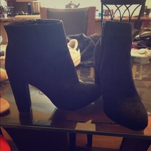 Black low heeled booties