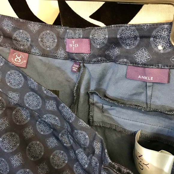 NYDJ Ankle Pattern Navy Pant - Picture 3 of 4