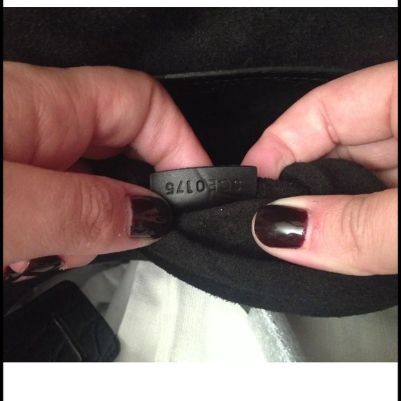 CELINE Phantom croc embossed bag - Picture 2 of 8