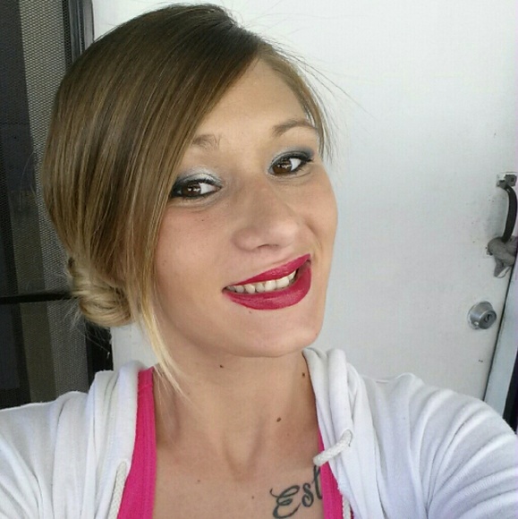 Meet your Posher, Kelsey - Picture 1 of 1