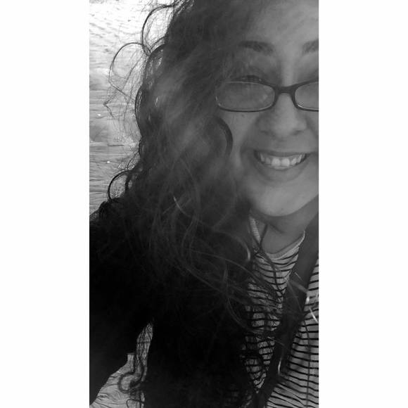 Meet your Posher, Amparo