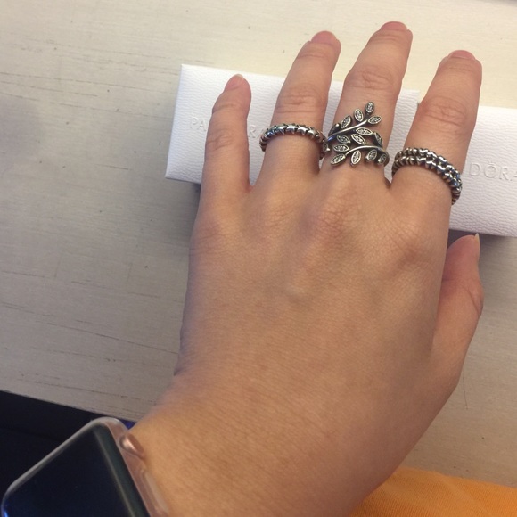 @SOLD@Pandora 4 rings - Picture 1 of 1