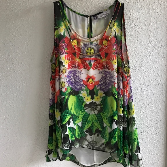 Jennifer Lopez wild floral top