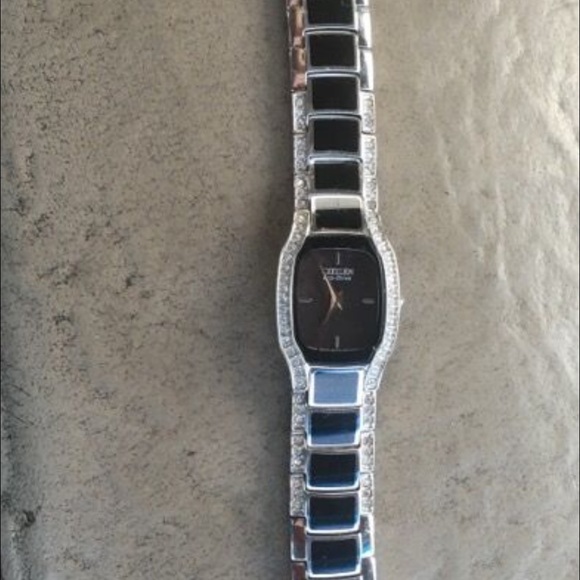 Watch - Picture 2 of 4