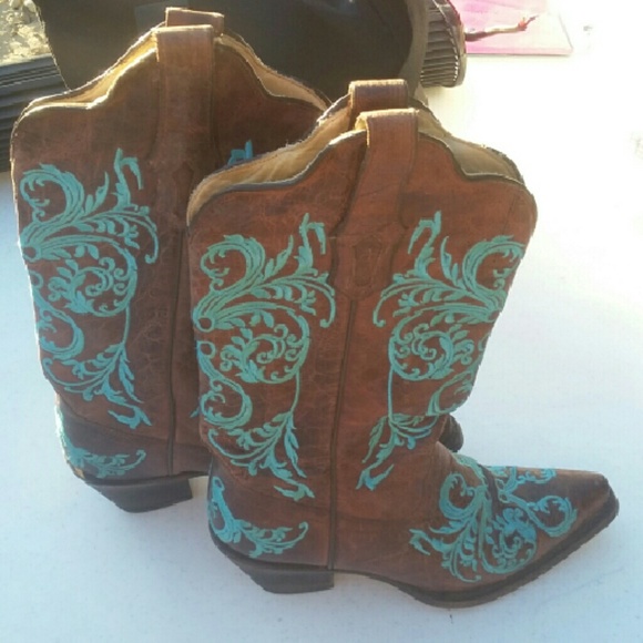 Corral boots turquoise. Size 6.5w