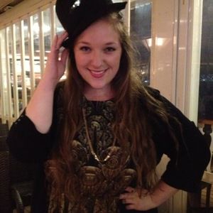 Meet your Posher, Halee