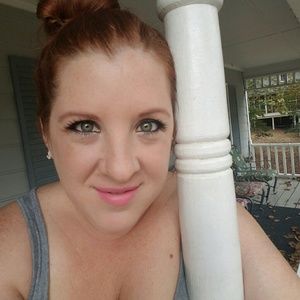 Meet your Posher, Carrie