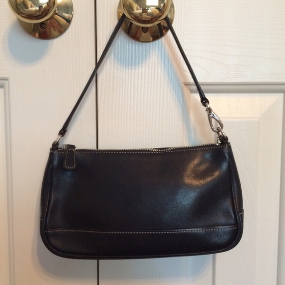 Coach Handbags - Authentic Coach Hampton Demi Shoulder Bag - EUC
