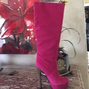 Pink suede boots with platform
