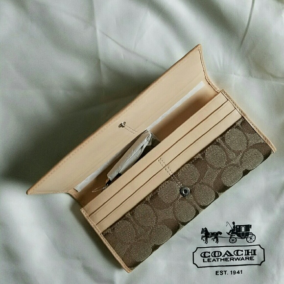 New Authentic Coach Signature Wallet - Picture 3 of 3