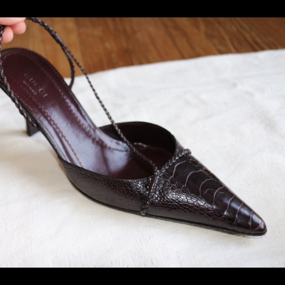 Gucci Ostrich Pointed Toe Pumps 8.5