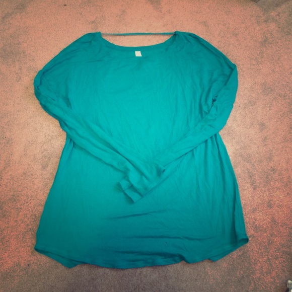 💙Under armour long sleeve tee💙