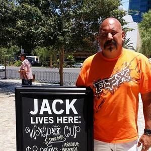 Meet your Posher, Phillip