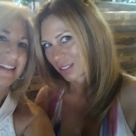 Meet your Posher, Donna - Picture 2 of 2