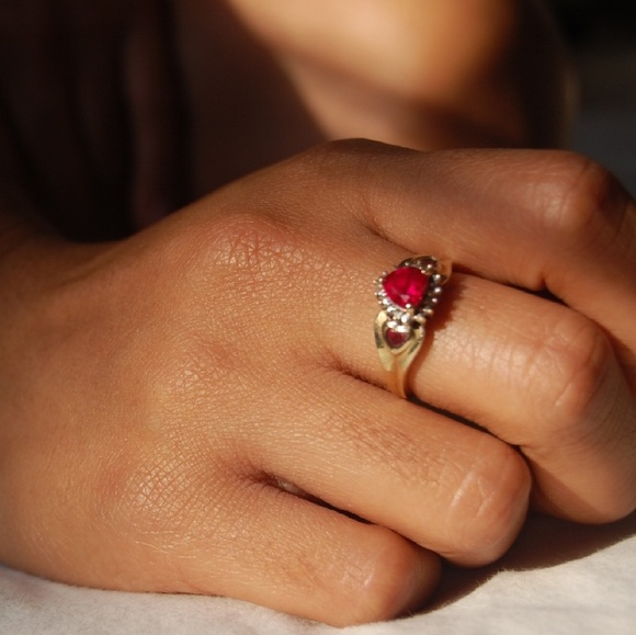SOLD!! - Heart Shaped Ruby Gold Ring w/ Diamonds - Picture 2 of 3