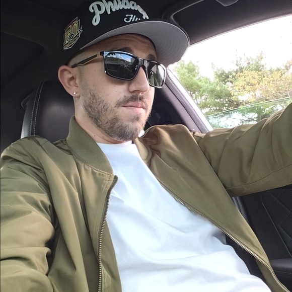 Meet your Posher, Thomas