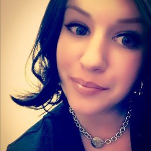 Meet your Posher, Melanie