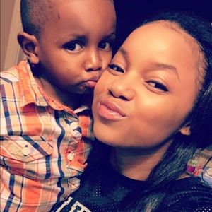 Meet your Posher, Desiree