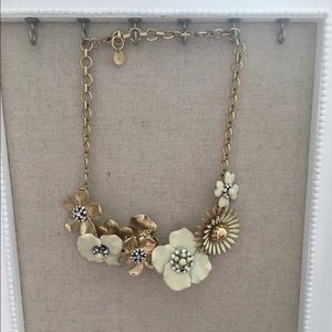 Stella & Dot Cream and Gold Flower necklace