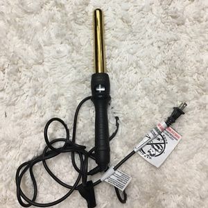 I am selling this BomBay curling iron.