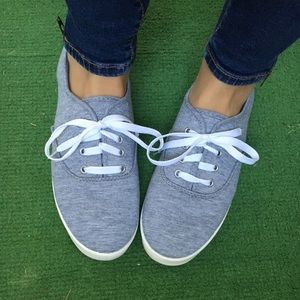 Gray tennis sneakers