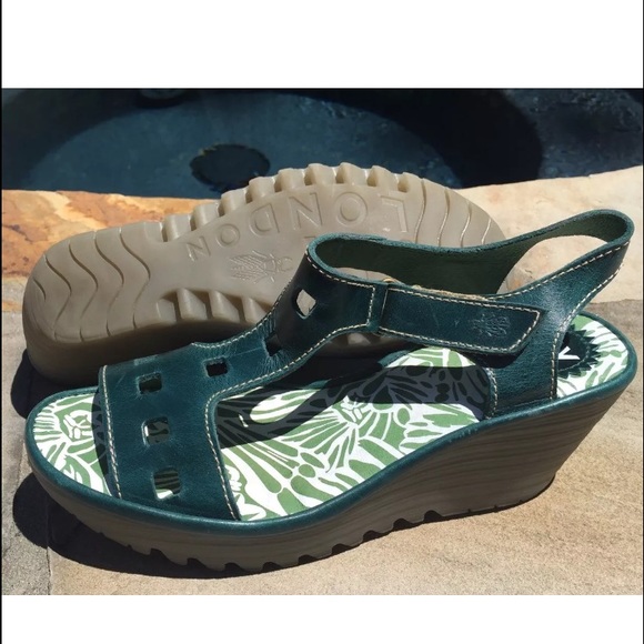 fly london green sandals