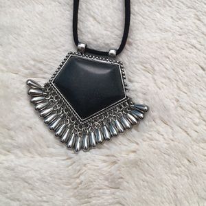Edgy black pendant necklace!!!