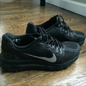Black Nike Air Max