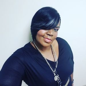 Meet your Posher, Monica