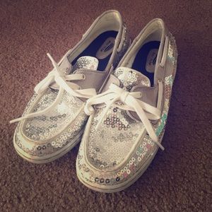 Super cute off brand Sperrys!