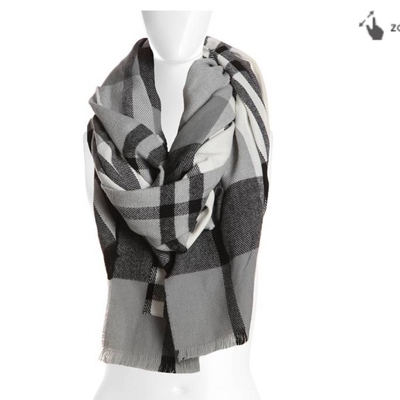 Cape Poncho/Scarf with pockets