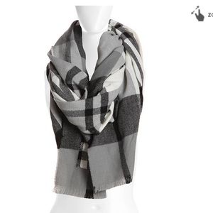 Cape Poncho/Scarf with pockets