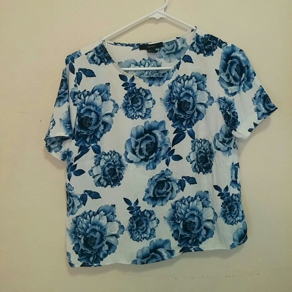 Pretty blouse - Picture 1 of 2