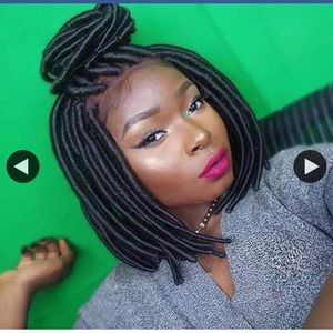 Meet your Posher, Earlesha