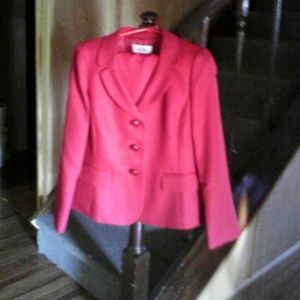 Womens 2 peice suit