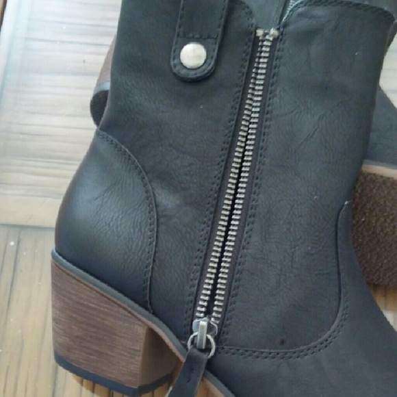 Black booties - Picture 4 of 4